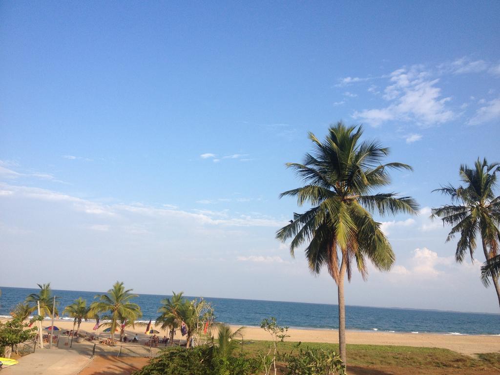 Aqua Marine Beach Resort Passikudah Exterior photo