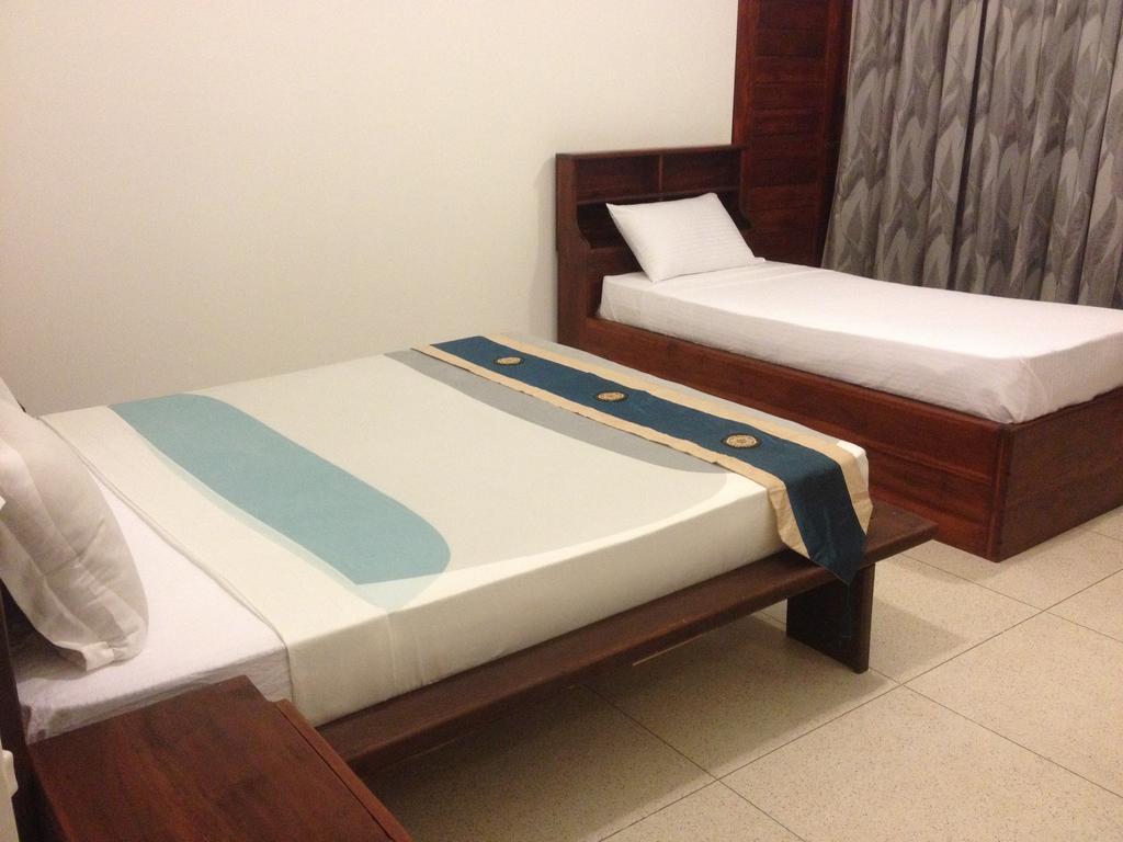 Aqua Marine Beach Resort Passikudah Exterior photo