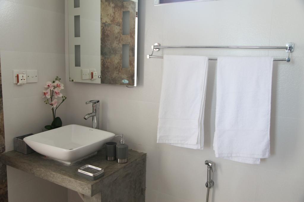 Aqua Marine Beach Resort Passikudah Room photo