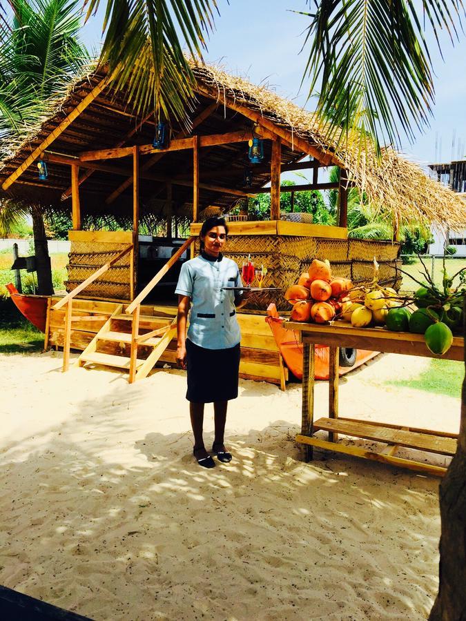 Aqua Marine Beach Resort Passikudah Exterior photo